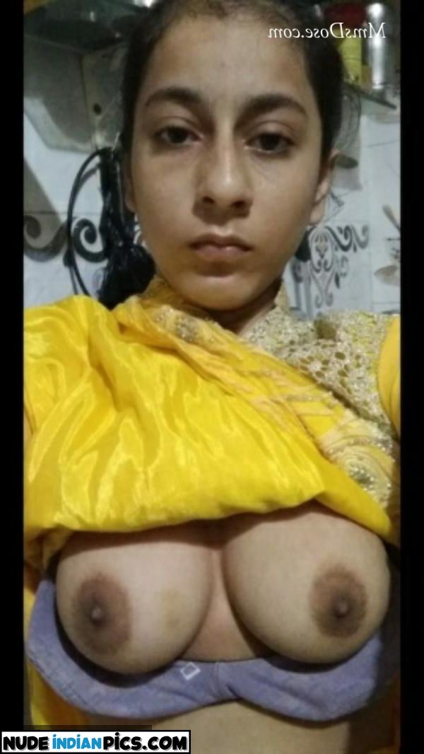 18 Desi Slims Naked Women From Pakistan
