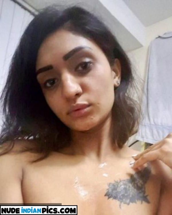 18 Indian Slim Chubby Snapchat Nudes