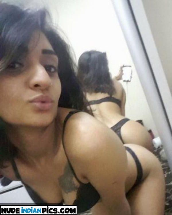 18 Indian Slim Malu Leaked Nudes