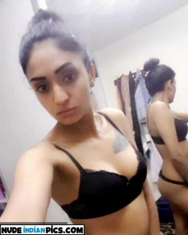 18 Indian Slim Real Girlfriend Nude
