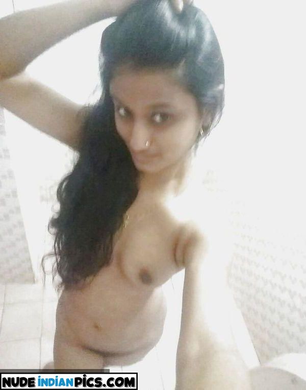 18 Mallu Girl Hot And Sexy Nude Pic