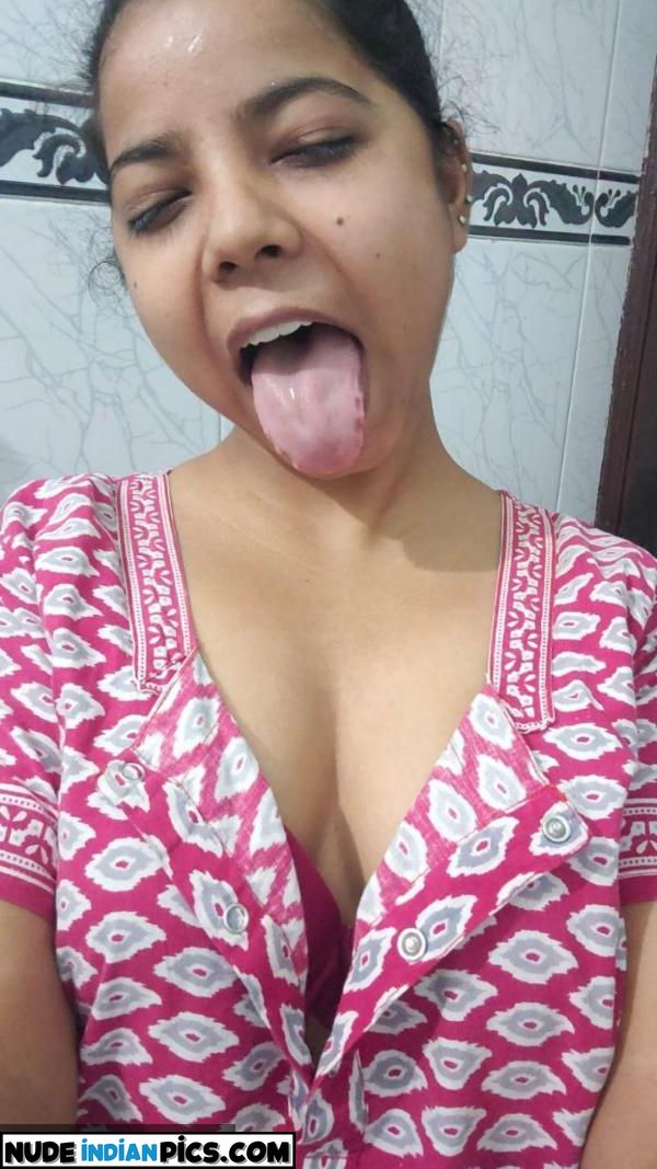 20yo Desi Babe Padmini Pillai