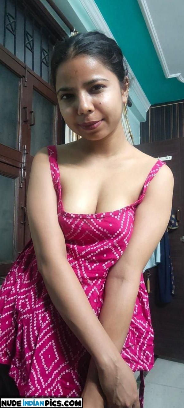 20yo Desi Babe Tamil Aunty Nude Photo