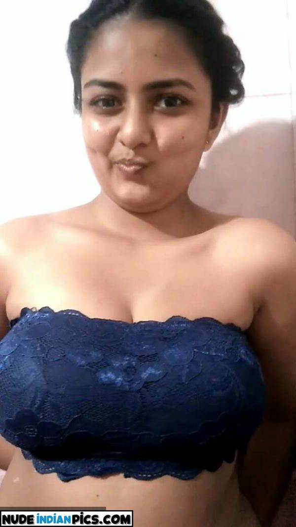 22 Bada Mast Desi Hot Nude Pics