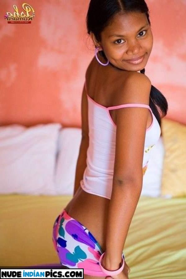 50 Kaamuk Desi Indian Teens Nude Photos