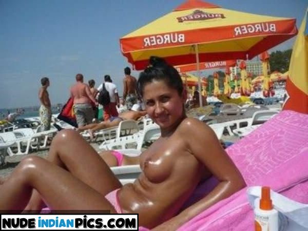 50 Kaamuk Desi Nude Selfie Cute