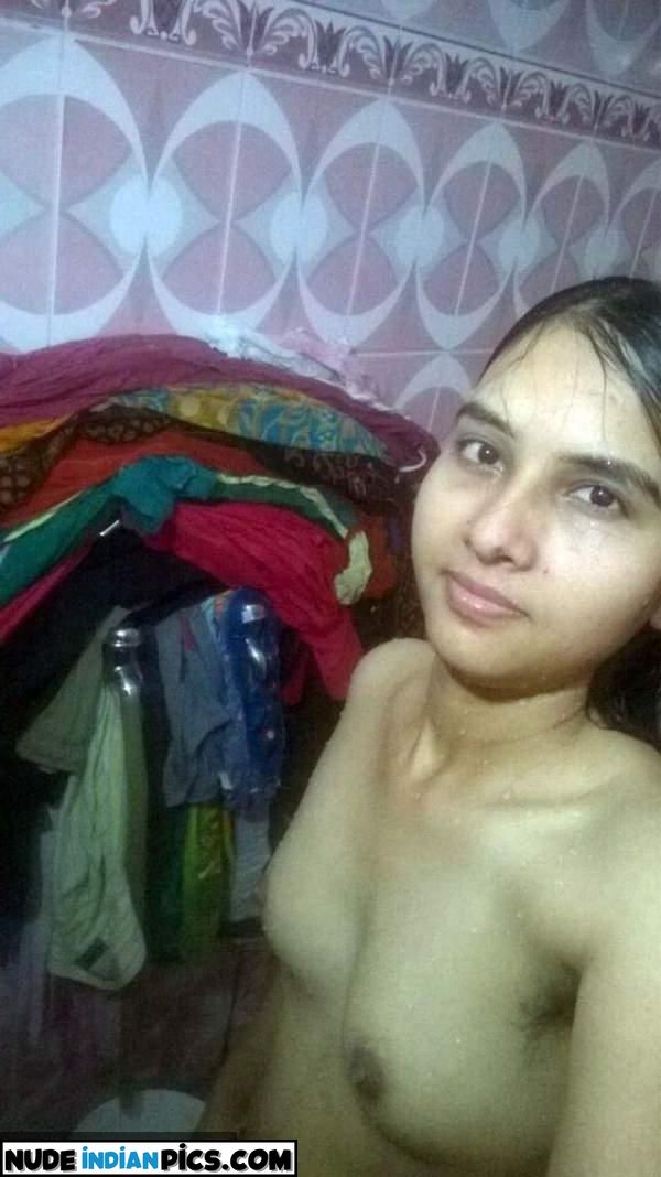57 Kavita Tamil Horny Nude Selfie