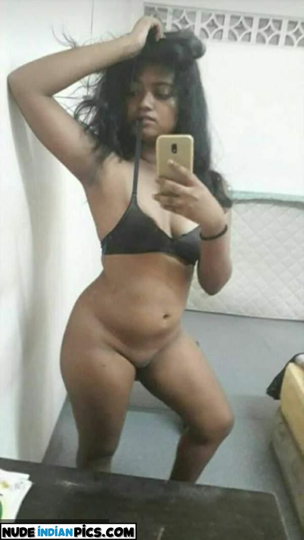 57 Kavita Tamil Indian Girl Pussy Licking