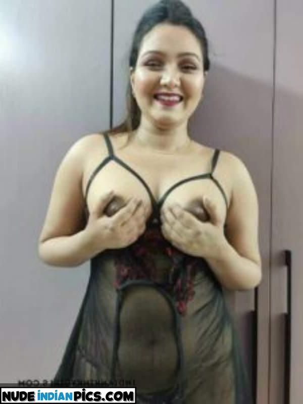 Aarti Desais Sizzling Naked Teens Pics