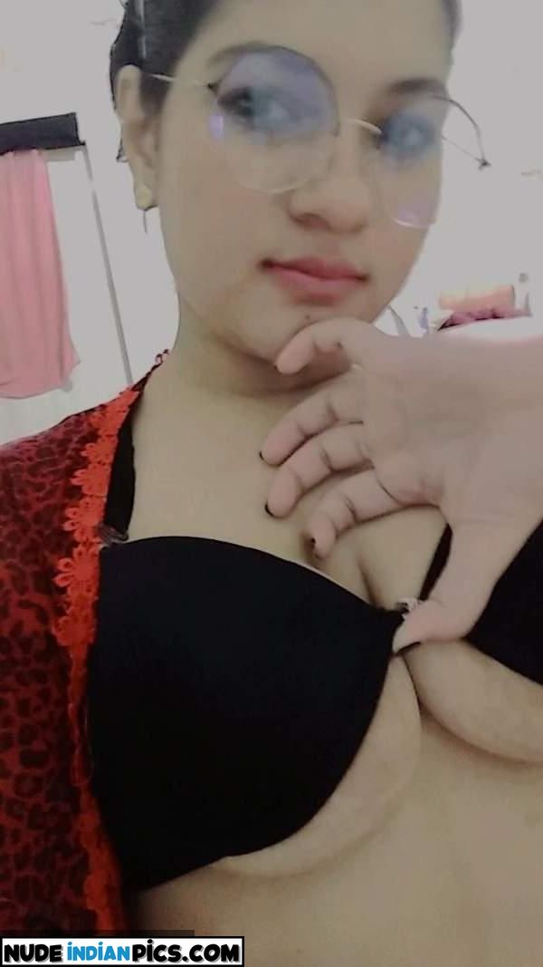 Ananyas Nude Indian Eating Indian Pussy