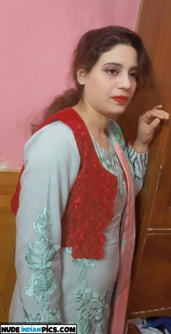 Ankita Hussain Aur Tagass