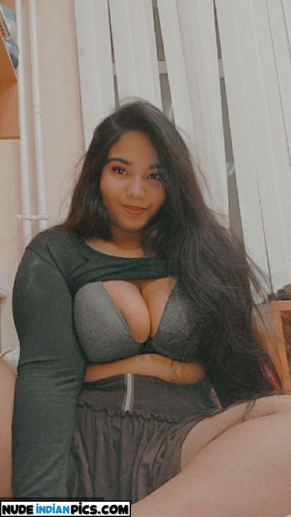 Aparna Das Busty Kera Nude
