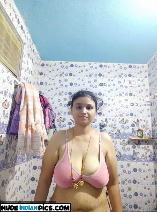 Aunty Ananya Bhosale Free Hot Nude Women Pictures