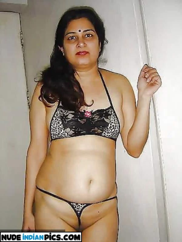 Aunty Ananya Bhosale Nudeindian
