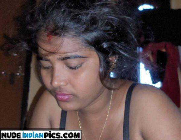 Begum Rukhsars Sensational Nude Desi Aunty Images