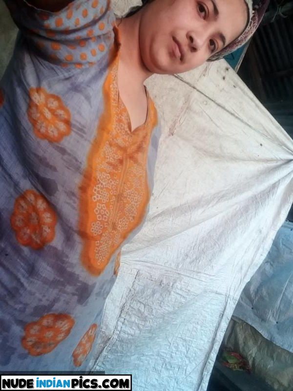 Bengali Muslim Bhabhi Naked Selfies Pics