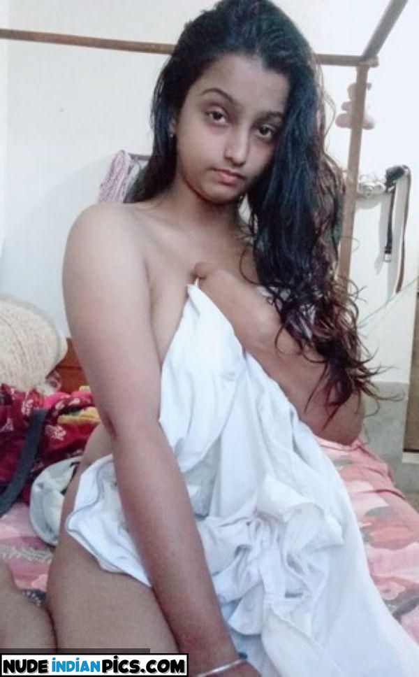 Bhabhi Priyanka Nude Bangladeshi Big Boobs Pic