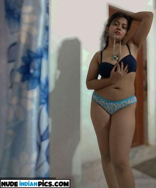 Bhabi Ayeshas Indian Hot Nude Ass Pics