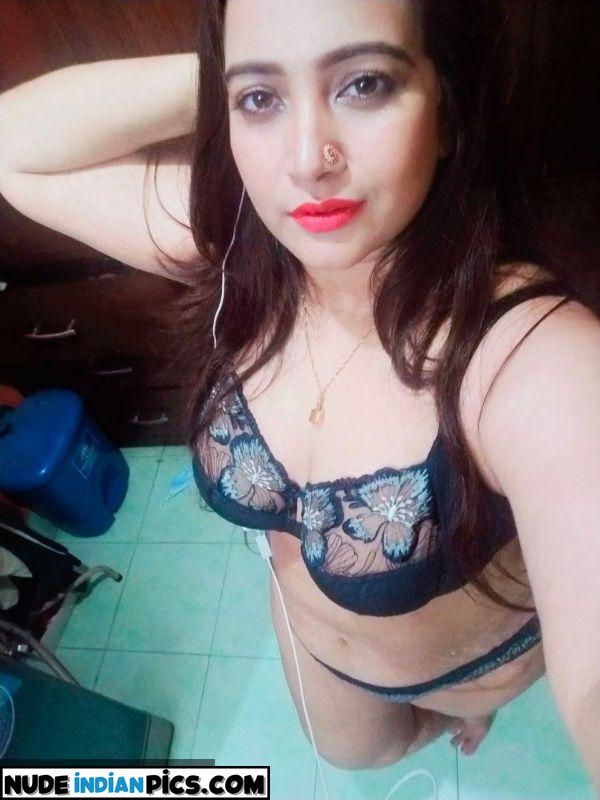 Bharati Bhabhi Bra Desi Nudes Photo