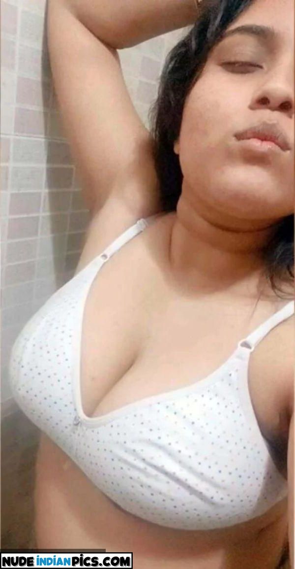 Bhavana Desai Ki Hottest Nude Selfies