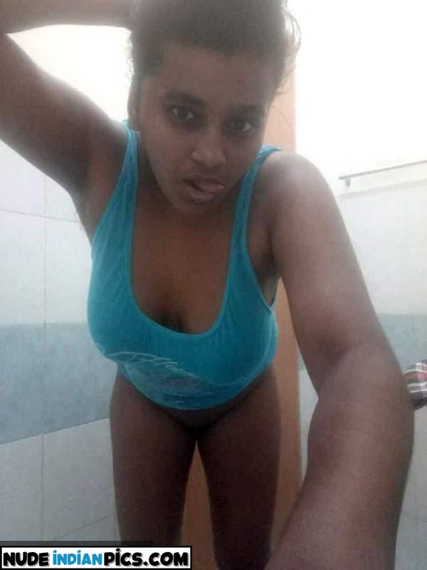 Bhavani Desais Steamy Desi Saree Nude