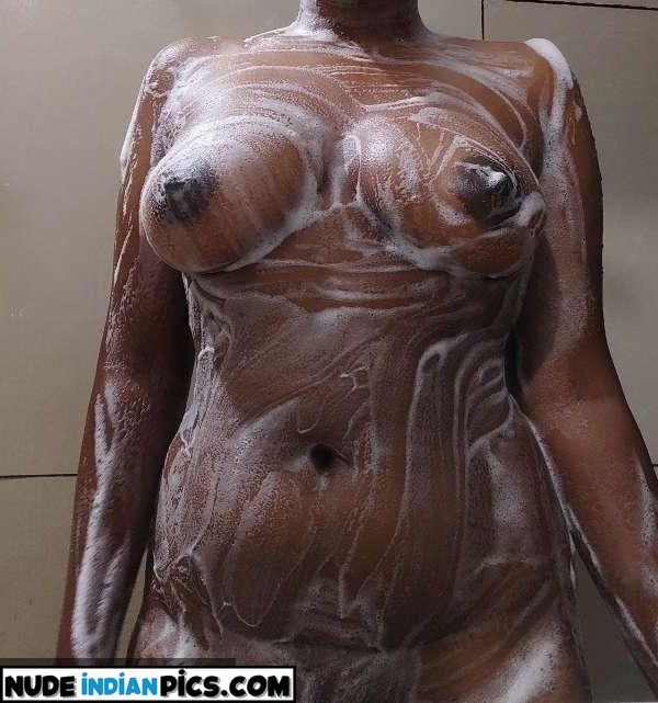 Bhavna Aunty Aur Indian Nude Model