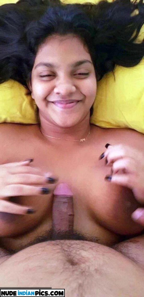 Bhavna Chaudharys Busty Couples Nude Selfies