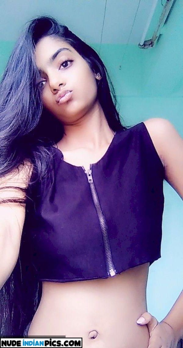 Bhavna Singhs Sensual Naked Indian Aunty Photos