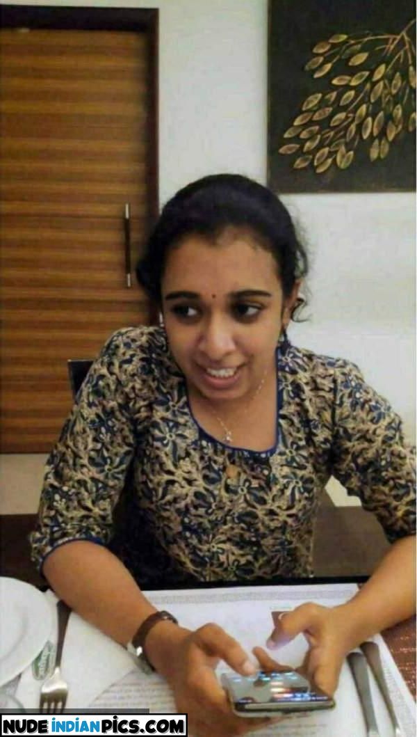 Bhavna Singhs Sultry Mallu Aunties Nude Pics
