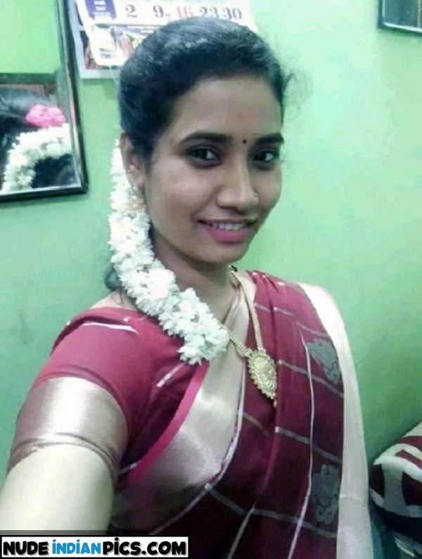Bhavna Singhs Sultry Mature Mom Nude Selfies
