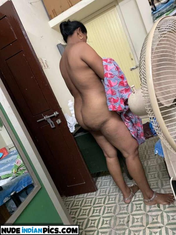 Bhavya Malayali Chammak Desi Girl Nudes Images
