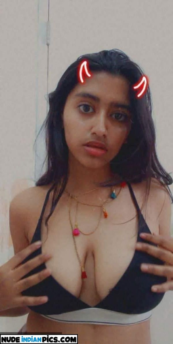 Bhavyas Desi Doodh Hot Indian Women Pics