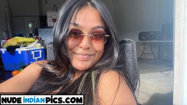 Bhojpuri Bhabhi Beauty Curvy Nude Selfie