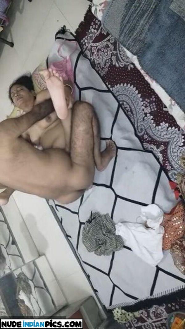 Bhojpuri Bhabhi Rani Nude Husband And Wife Pics