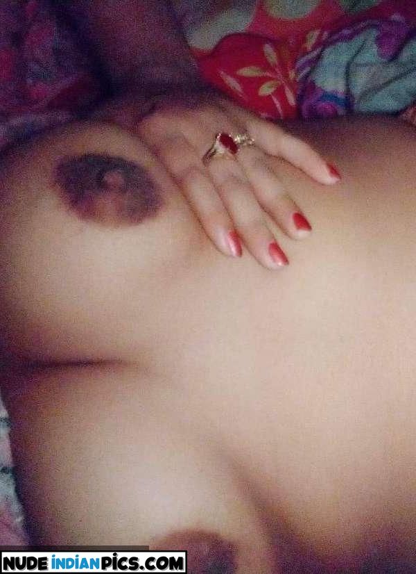 Bholi Choliwali Desi Couple Nude Pics
