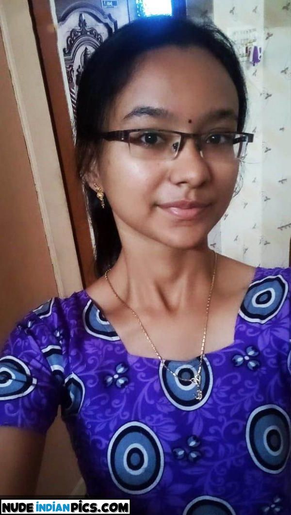 Bold Descriptive Hinglish Nude Selfshots