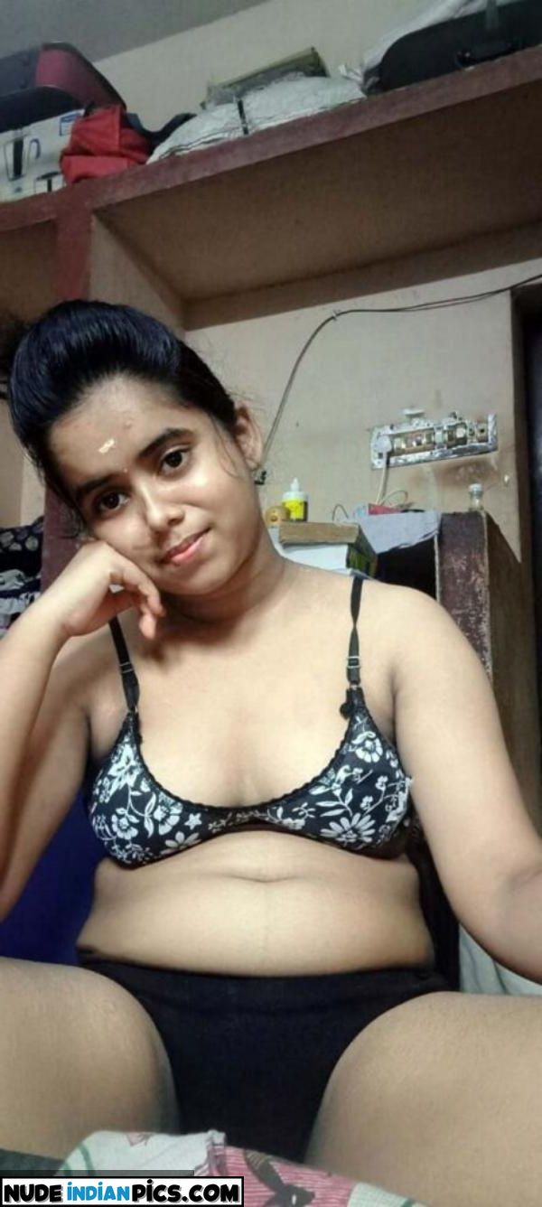 Bold Telugu Bhabhi Selfie Pussy Pics