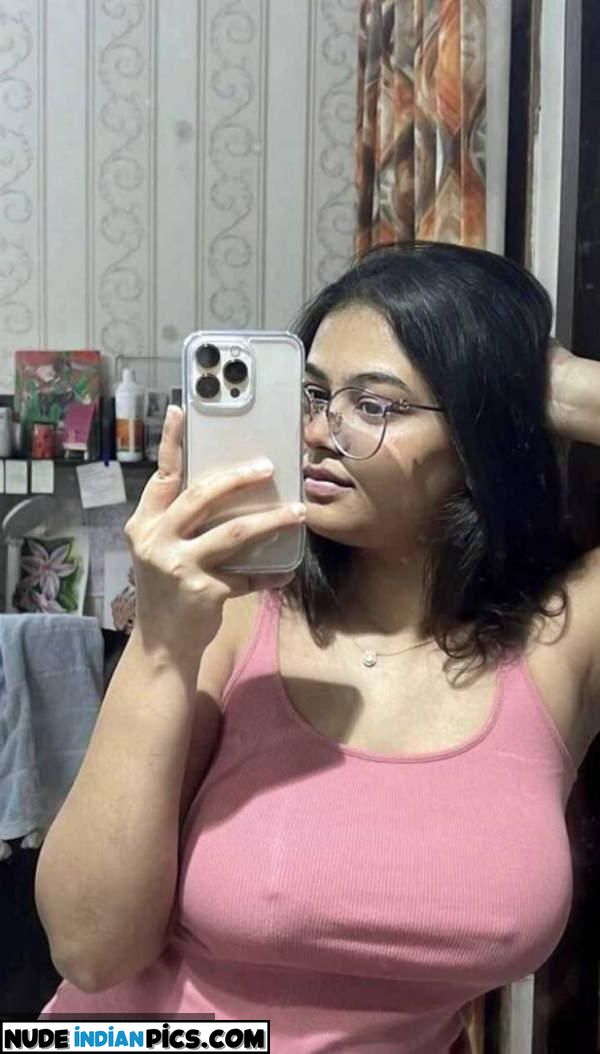 Busty Desi Model Desi Bhabhi Ki Nangi Photos