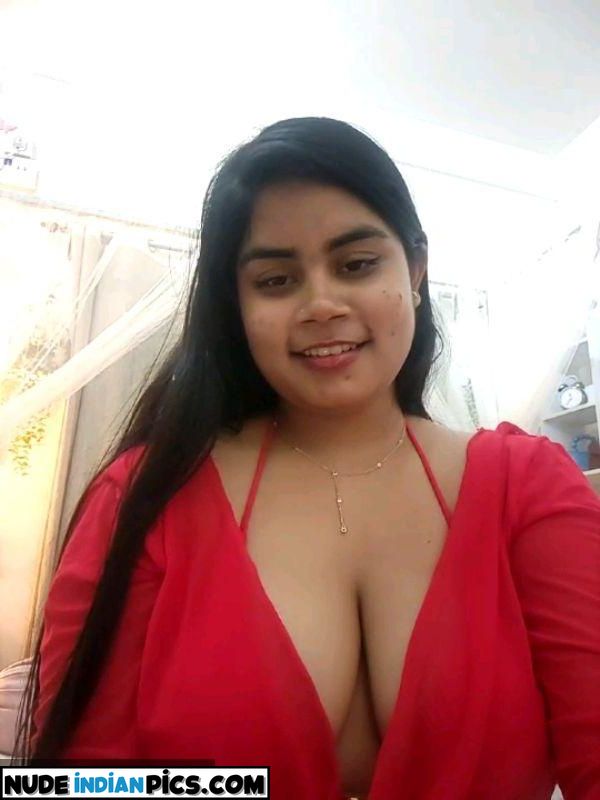 Chubby Indian Big Desi Girl Nude Selfie Photo