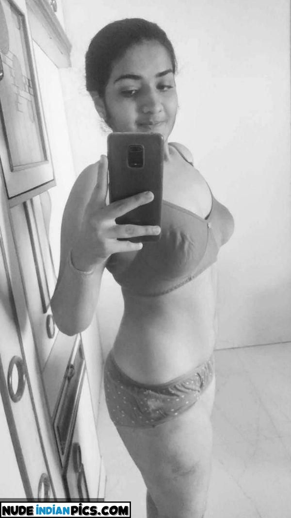 Desi Gudiya Aarti Assamese Sex Image