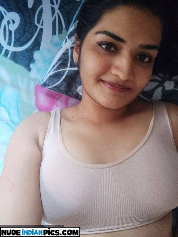 Desi Gudiya Aarti Hot Women Flashing