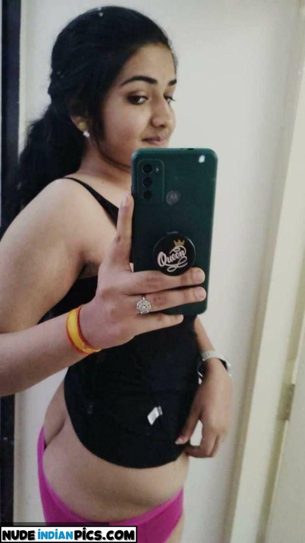 Desi Gudiya Aarti Indian Bhabhi Nude Pics
