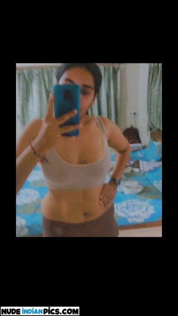 Desi Gudiya Aarti Mallu Naked Boobs