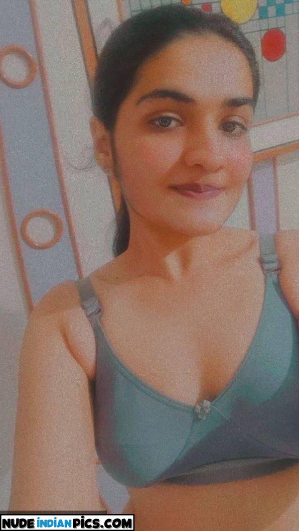 Desi Gudiya Aarti Momshorny