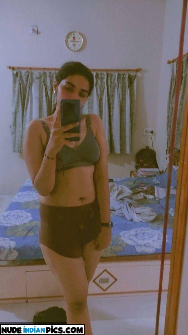 Desi Gudiya Aarti Naked Hot Babes Sex
