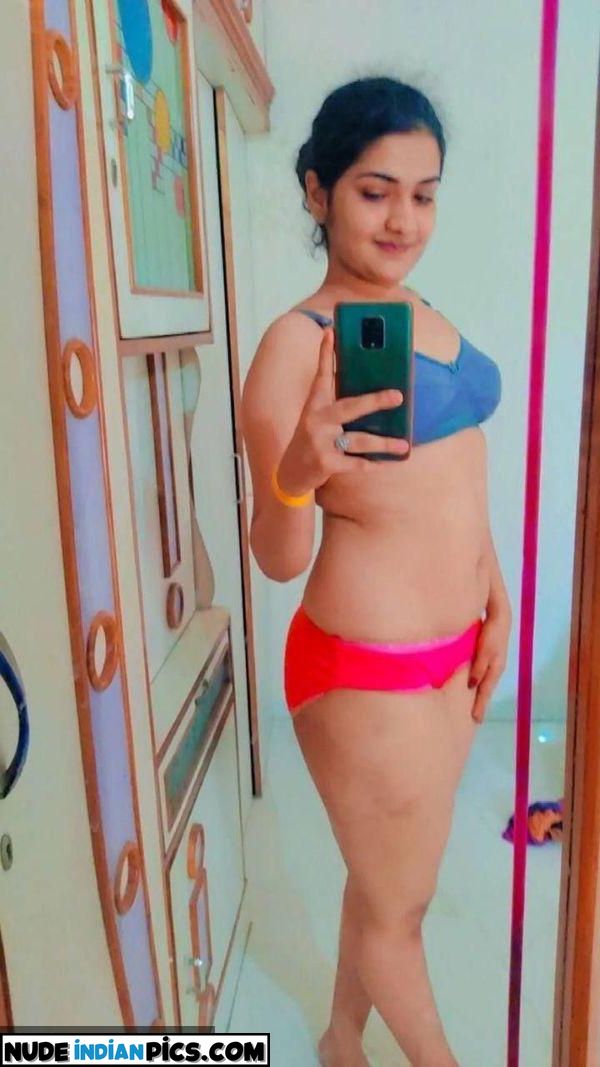 Desi Gudiya Aarti Naked Teen Selfies