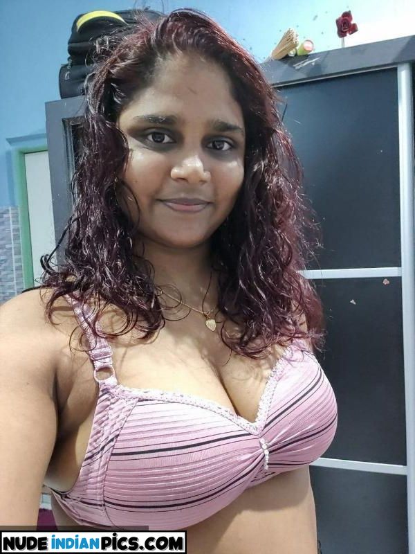 Desi Kaali Billi Mom And Daughter Nude Images
