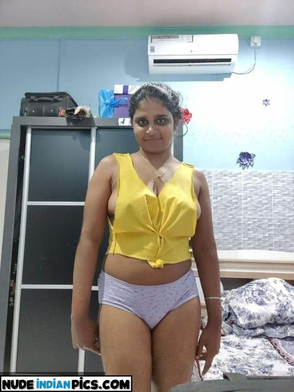 Desi Kaali Billi Nude Hot Photos