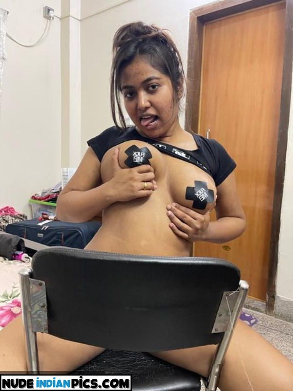 Desi Rukmini Hot Pic To Masturbate
