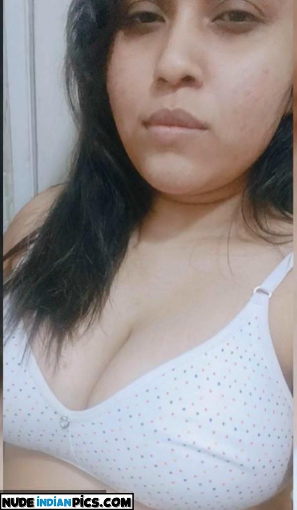 Desi Sultry Priya Xnxxpics